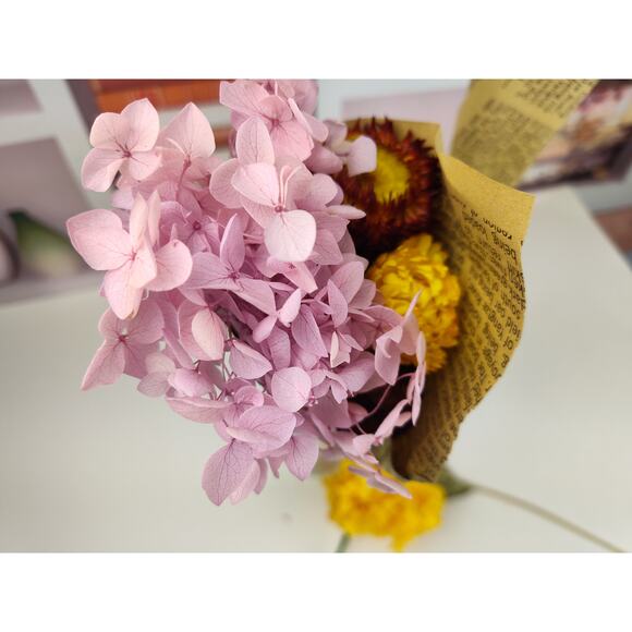 Dried Flower Bouquet with 2 Vases - Picture 3 of 4